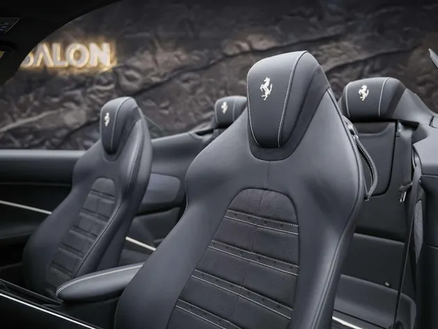 FERRARI Roma Spider 3.9 V8 T *ALL BLACK*Sitzbelüftung*JBL*