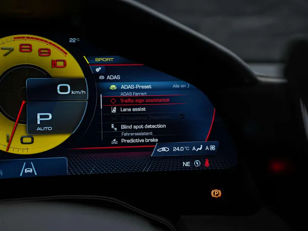 FERRARI Roma Spider 3.9 V8 T *ALL BLACK*Sitzbelüftung*JBL*
