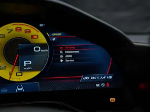 FERRARI Roma Spider 3.9 V8 T *ALL BLACK*Sitzbelüftung*JBL*