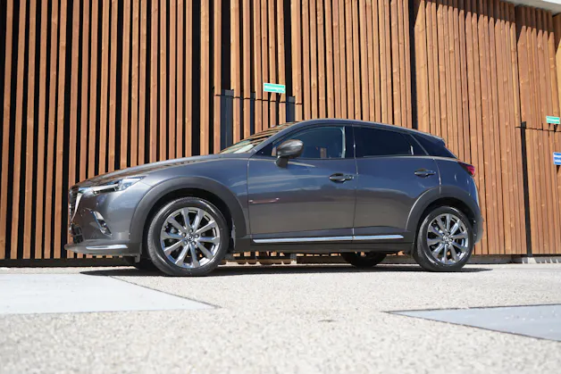 MAZDA CX-3 SKYACTIV-G 121 REVOLUTION FWD AUTOMAT l 121 PS