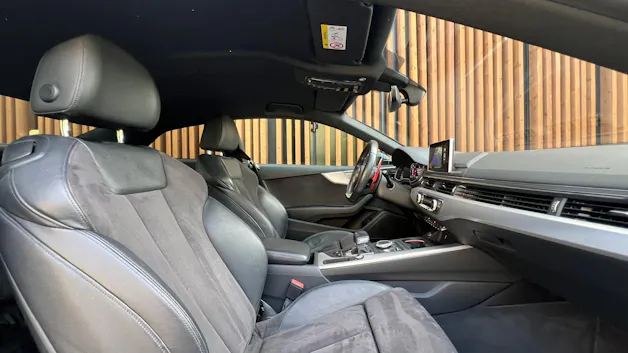 AUDI A5 COUPÉ 2.0 TDI SPORT BLACK S-TRONIC l 190 PS