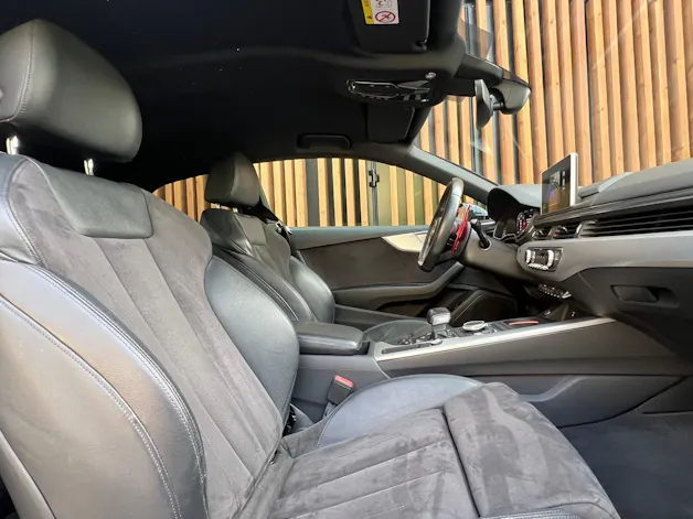 AUDI A5 COUPÉ 2.0 TDI SPORT BLACK S-TRONIC l 190 PS