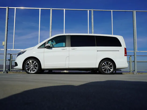 MERCEDES-BENZ V 250 d LANG TREND SPORT 4MATIC 9G-TRONIC l 190 PS
