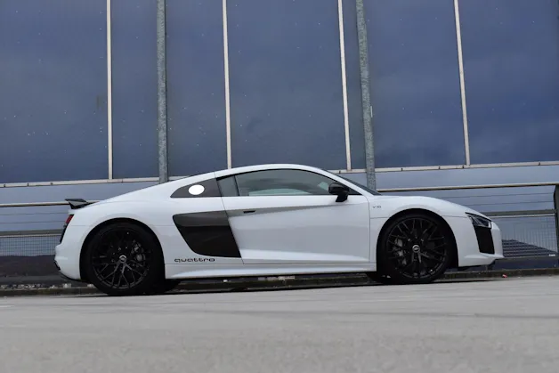 AUDI R8 COUPÉ 5.2 PLUS S-TRONIC CARBON l 611 PS