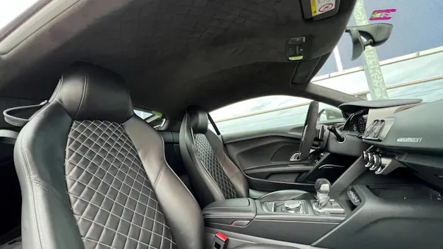 AUDI R8 COUPÉ 5.2 PLUS S-TRONIC CARBON l 611 PS