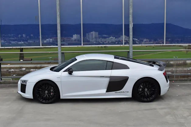 AUDI R8 COUPÉ 5.2 PLUS S-TRONIC CARBON l 611 PS