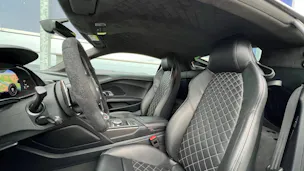 AUDI R8 COUPÉ 5.2 PLUS S-TRONIC CARBON l 611 PS