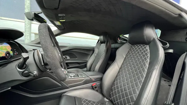 AUDI R8 COUPÉ 5.2 PLUS S-TRONIC CARBON l 611 PS