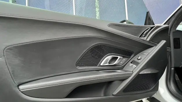 AUDI R8 COUPÉ 5.2 PLUS S-TRONIC CARBON l 611 PS