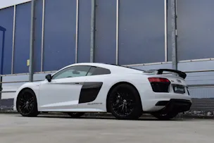 AUDI R8 COUPÉ 5.2 PLUS S-TRONIC CARBON l 611 PS