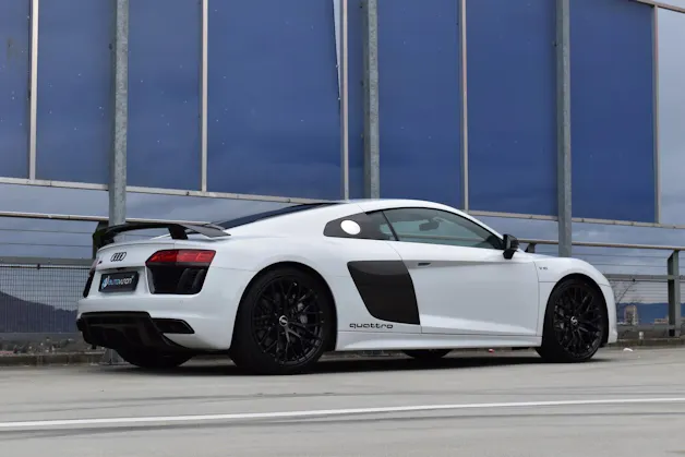 AUDI R8 COUPÉ 5.2 PLUS S-TRONIC CARBON l 611 PS