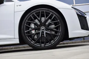 AUDI R8 COUPÉ 5.2 PLUS S-TRONIC CARBON l 611 PS