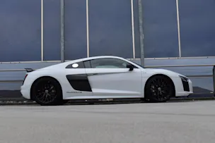 AUDI R8 COUPÉ 5.2 PLUS S-TRONIC CARBON l 611 PS