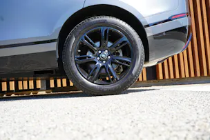 Land Rover RANGE ROVER VELAR R-DYNAMIK P 250 SE AUTOMATIC l 250 PS