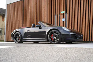 PORSCHE 911 CARRERA 4S BLACK CABRIO PDK l 420 PS