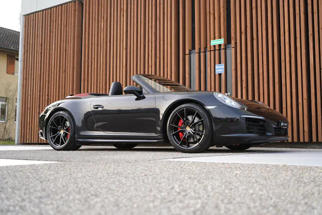 PORSCHE 911 CARRERA 4S BLACK CABRIO PDK l 420 PS