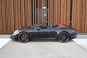 PORSCHE 911 CARRERA 4S BLACK CABRIO PDK l 420 PS