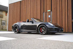 PORSCHE 911 CARRERA 4S BLACK CABRIO PDK l 420 PS