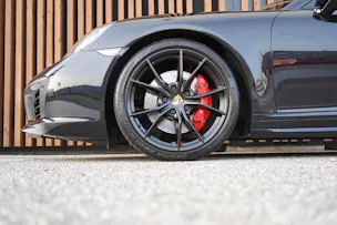 PORSCHE 911 CARRERA 4S BLACK CABRIO PDK l 420 PS