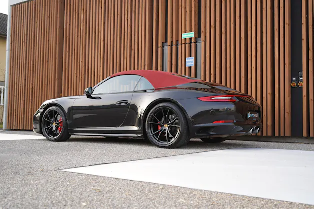 PORSCHE 911 CARRERA 4S BLACK CABRIO PDK l 420 PS