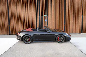 PORSCHE 911 CARRERA 4S BLACK CABRIO PDK l 420 PS