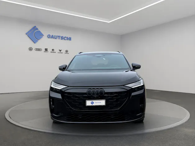 AUDI Q4 e-tron SUV quattro performance Swiss Ski
