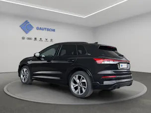 AUDI Q4 e-tron SUV quattro performance Swiss Ski