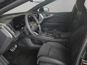 AUDI Q4 e-tron SUV quattro performance Swiss Ski