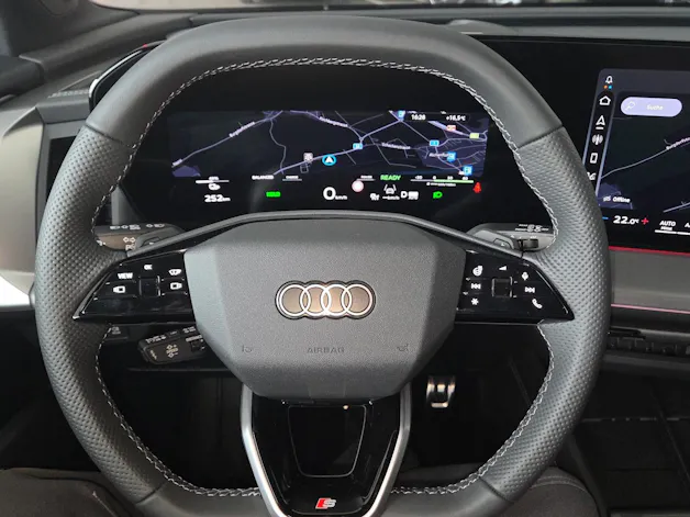 AUDI Q4 e-tron SUV quattro performance Swiss Ski
