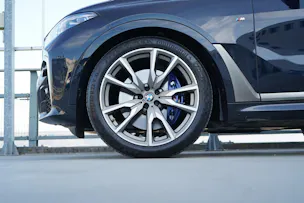 BMW X7 xDRIVE M50d STEPTRONIC M SPORT PLUS l 400 PS