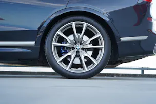 BMW X7 xDRIVE M50d STEPTRONIC M SPORT PLUS l 400 PS