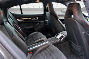 PORSCHE Panamera GTS 4.8 PDK