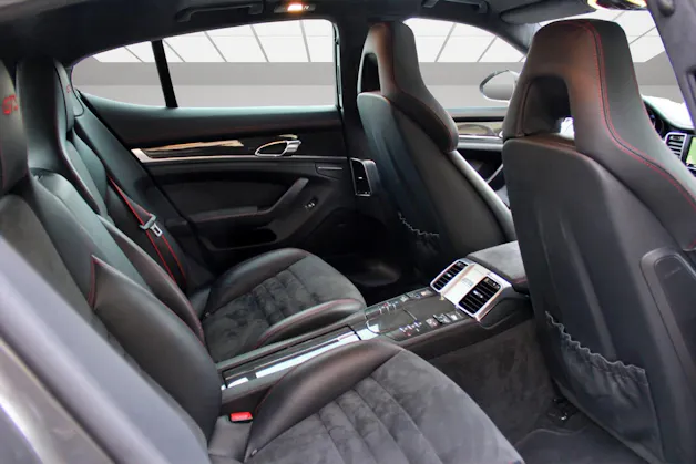 PORSCHE Panamera GTS 4.8 PDK