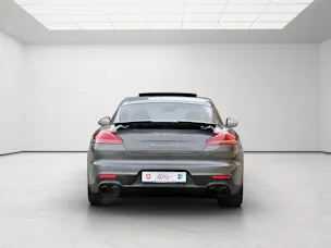 PORSCHE Panamera GTS 4.8 PDK