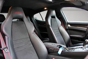 PORSCHE Panamera GTS 4.8 PDK