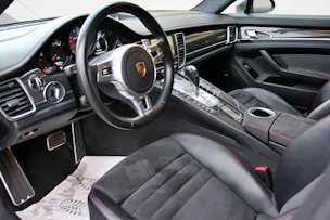 PORSCHE Panamera GTS 4.8 PDK