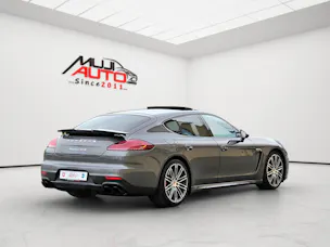 PORSCHE Panamera GTS 4.8 PDK