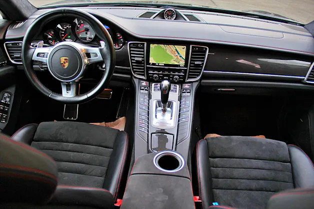 PORSCHE Panamera GTS 4.8 PDK