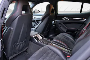 PORSCHE Panamera GTS 4.8 PDK