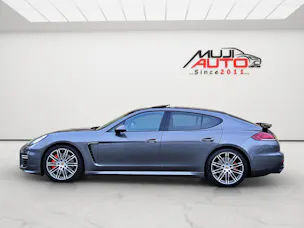 PORSCHE Panamera GTS 4.8 PDK