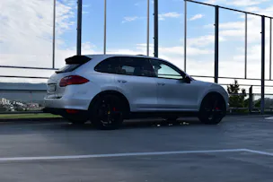 PORSCHE CAYENNE TURBO BLACK l 500 PS