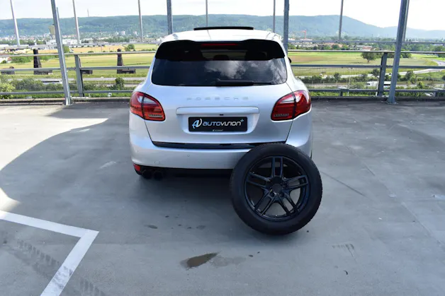 PORSCHE CAYENNE TURBO BLACK l 500 PS