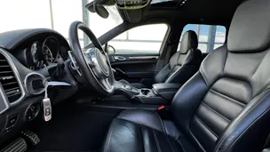 PORSCHE CAYENNE TURBO BLACK l 500 PS