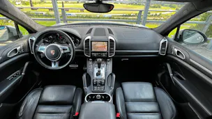 PORSCHE CAYENNE TURBO BLACK l 500 PS