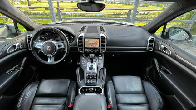 PORSCHE CAYENNE TURBO BLACK l 500 PS