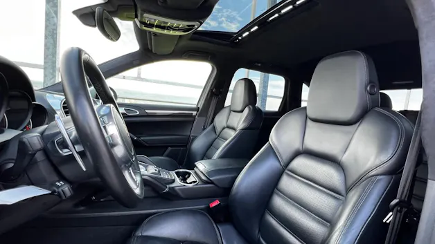 PORSCHE CAYENNE TURBO BLACK l 500 PS