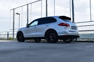 PORSCHE CAYENNE TURBO BLACK l 500 PS