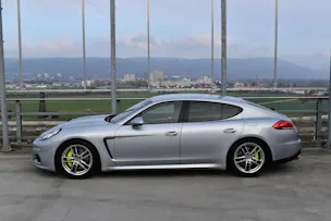 PORSCHE PANAMERA S E-HYBRID l 416 PS