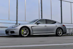 PORSCHE PANAMERA S E-HYBRID l 416 PS