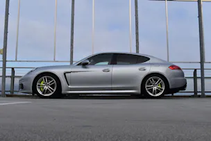 PORSCHE PANAMERA S E-HYBRID l 416 PS